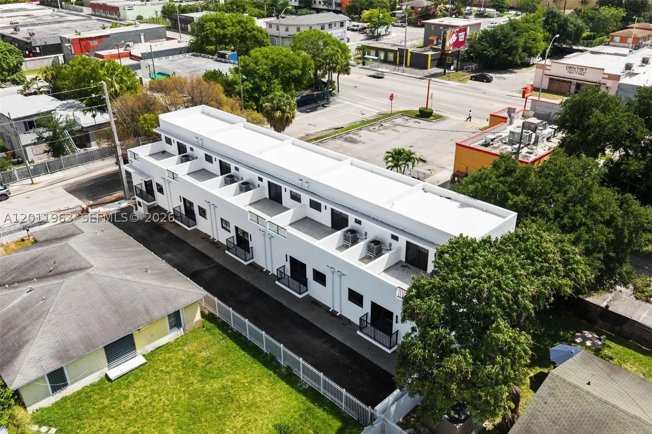 720 Townhomes — aerial view of the new-construction contemporary townhomes in Miami