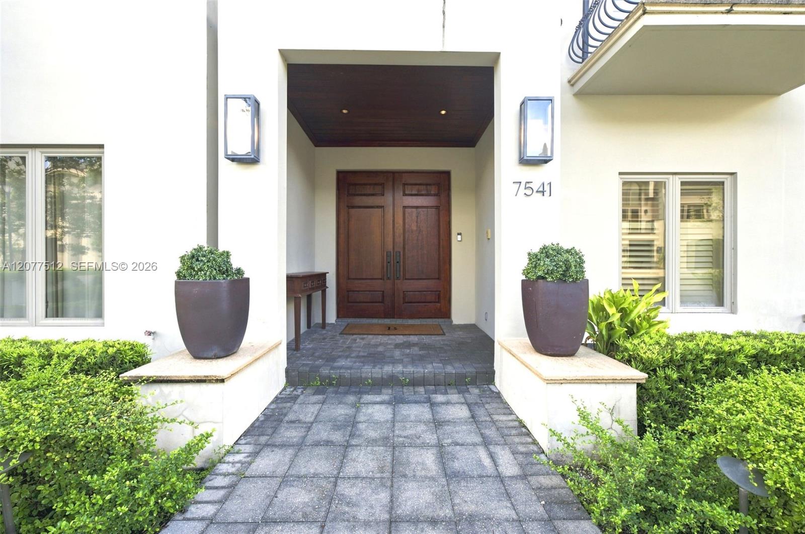 Oak Lane Residence — entry and facade in High Pines, Miami
